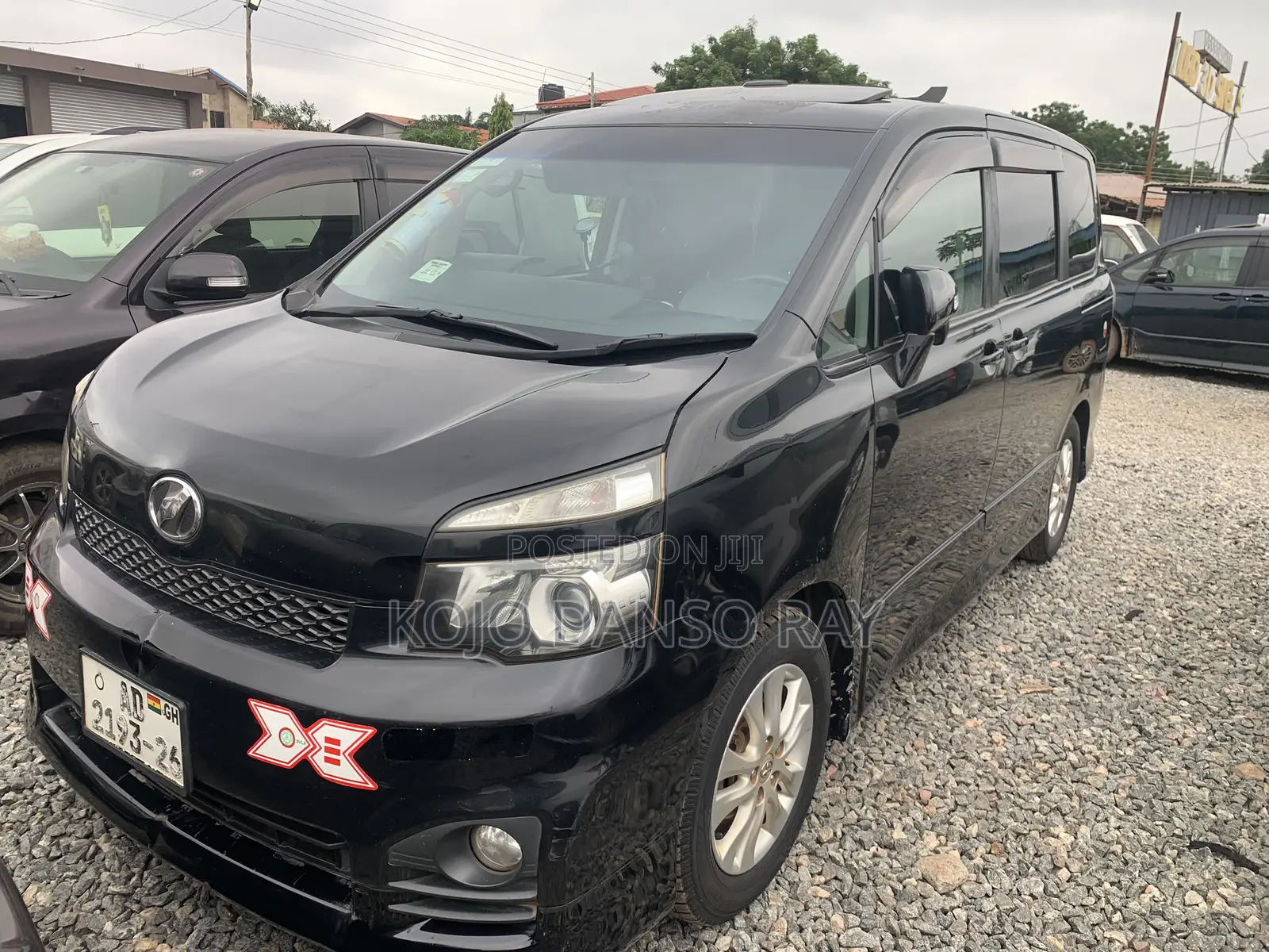 Toyota Voxy X L Edition 2WD 7-Seater 2012 Black