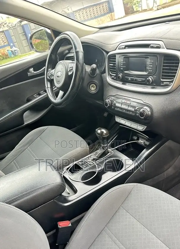 Kia Sorento 4dr SUV 2016 Silver