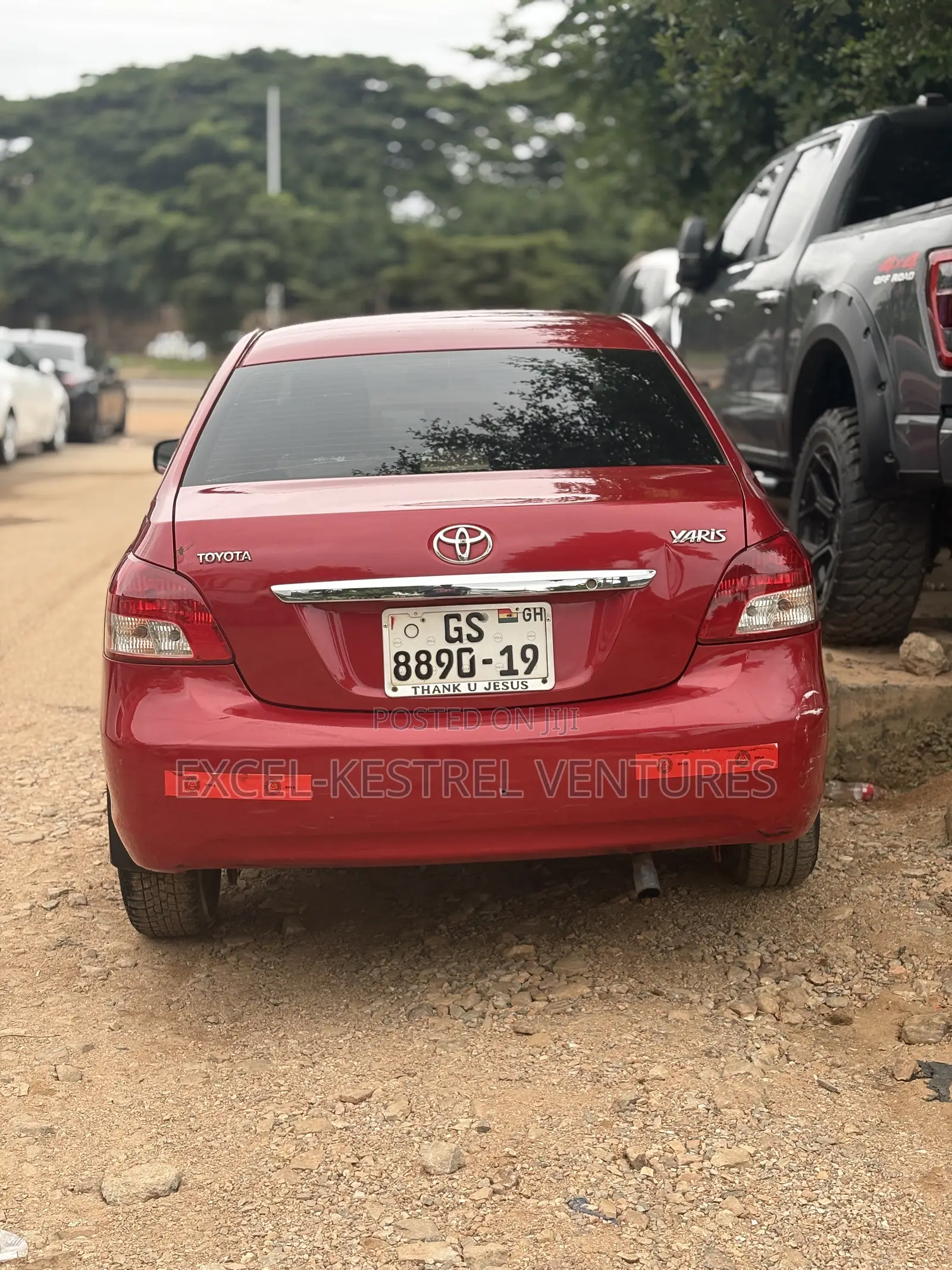 Toyota Yaris Base Sedan 4dr 2010 Red