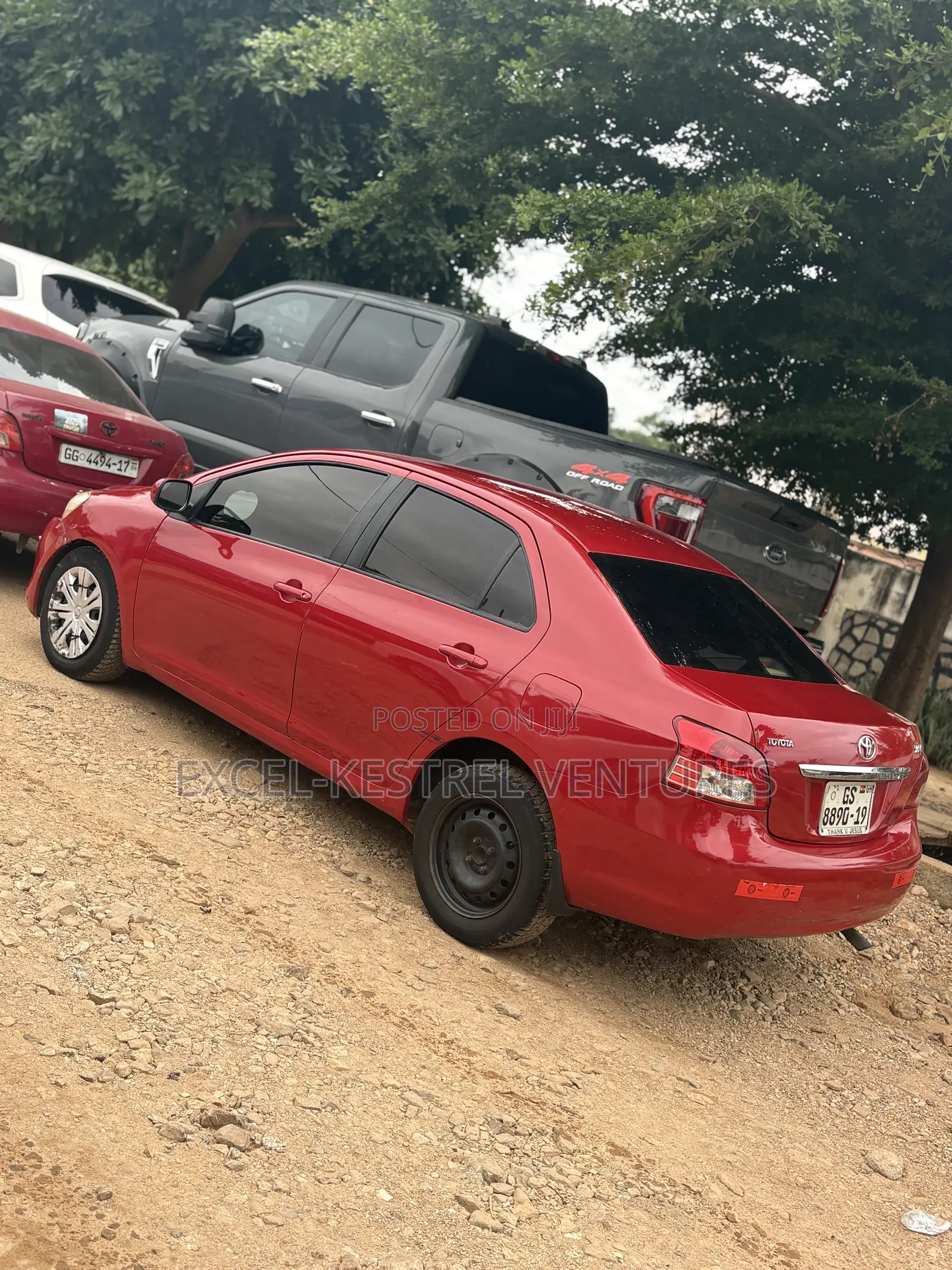 Toyota Yaris Base Sedan 4dr 2010 Red