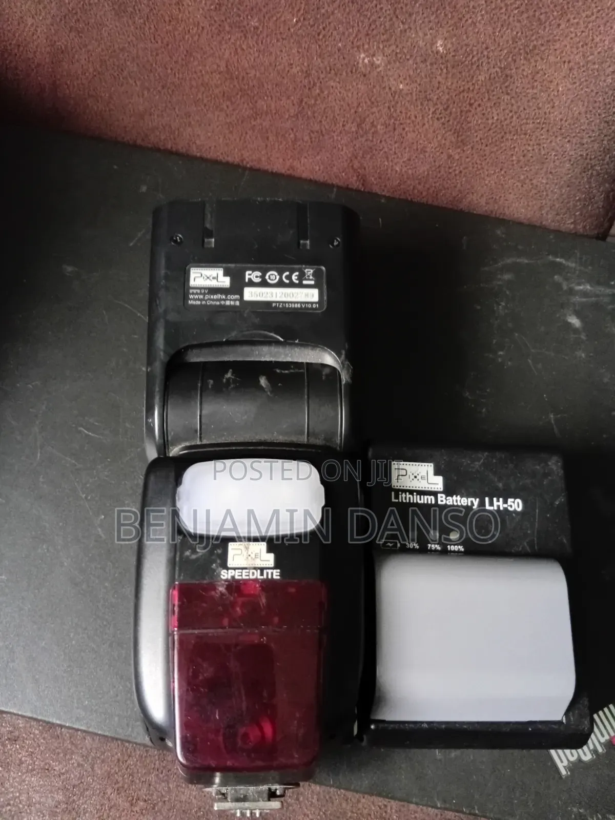 PixeL X 900N Flash With Lithium Battery