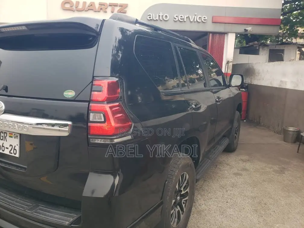 Toyota Land Cruiser Prado 2018 Black