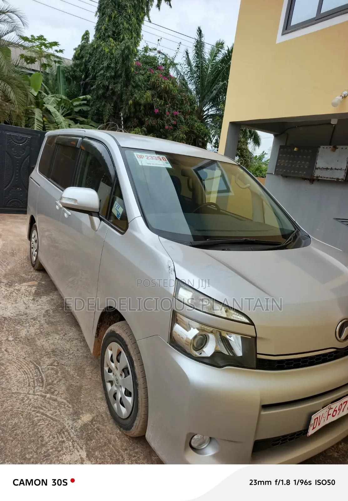 Toyota Voxy 2013 Silver