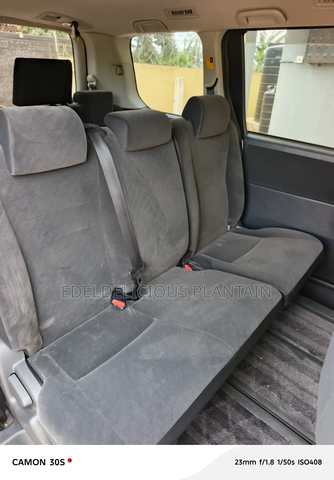 Toyota Voxy 2013 Silver
