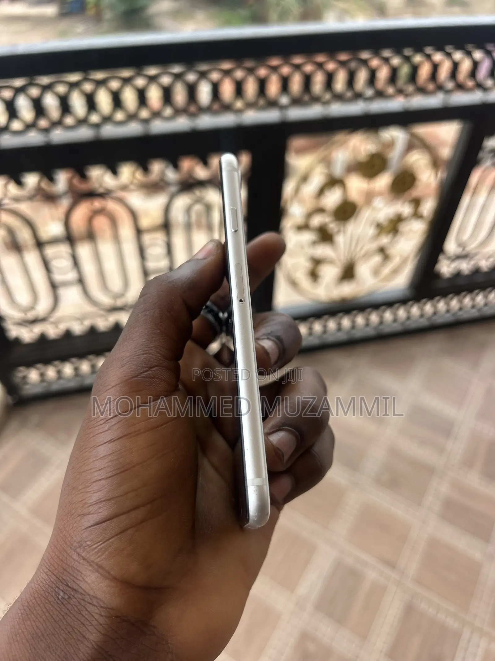 Apple iPhone SE (2022) 64 GB White