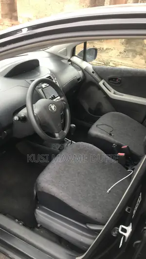 Toyota Vitz 1.0 FWD 3dr 2010 Black