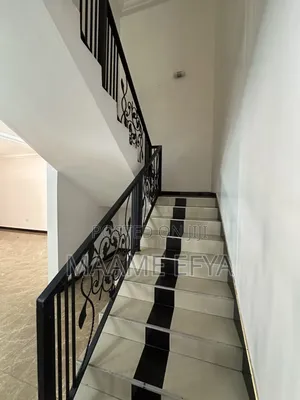 4bdrm House in Adjiringanor, Accra Metropolitan for sale