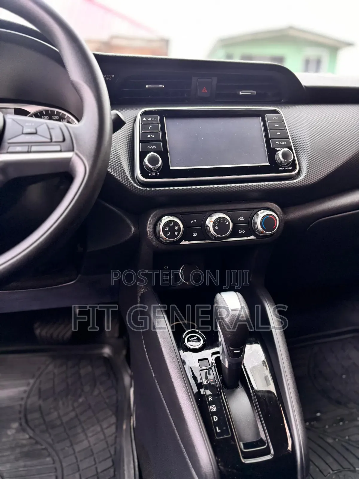 Nissan Kicks 2020 Brown