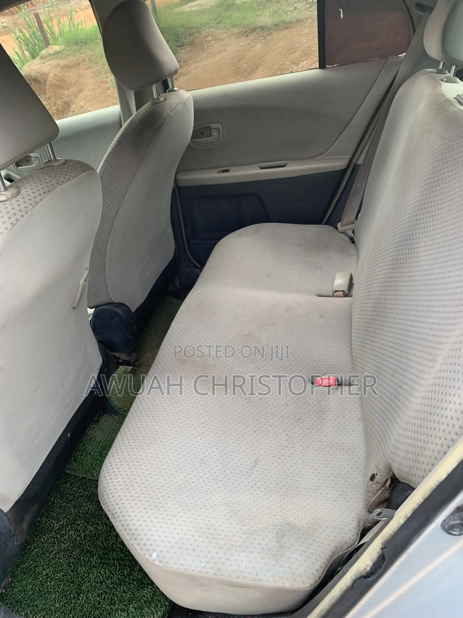 Toyota Vitz 1.0 FWD 3dr 2012 Silver