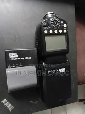 PixeL X 900N Flash With Lithium Battery