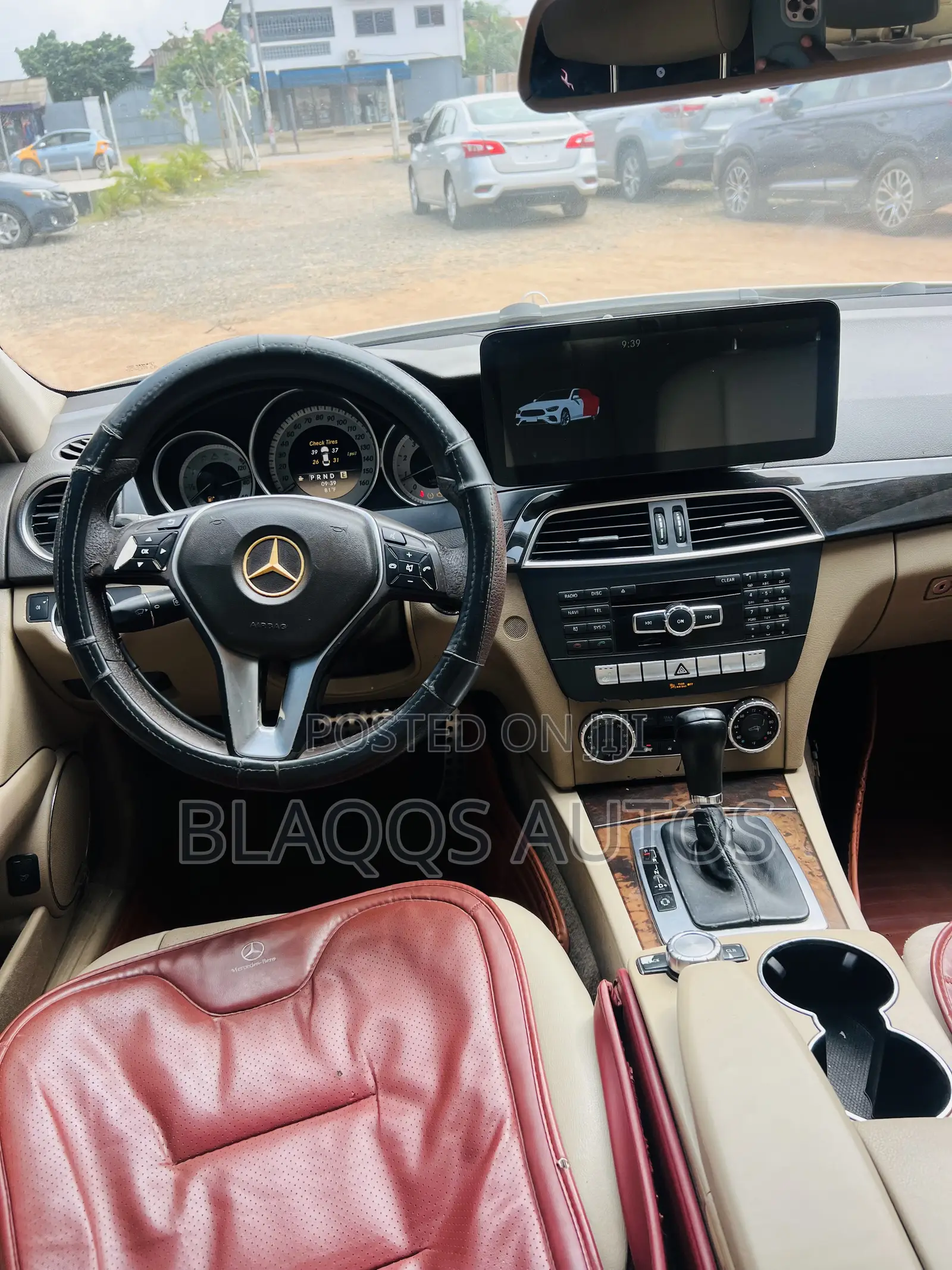 Mercedes-Benz C250 2012 Gold