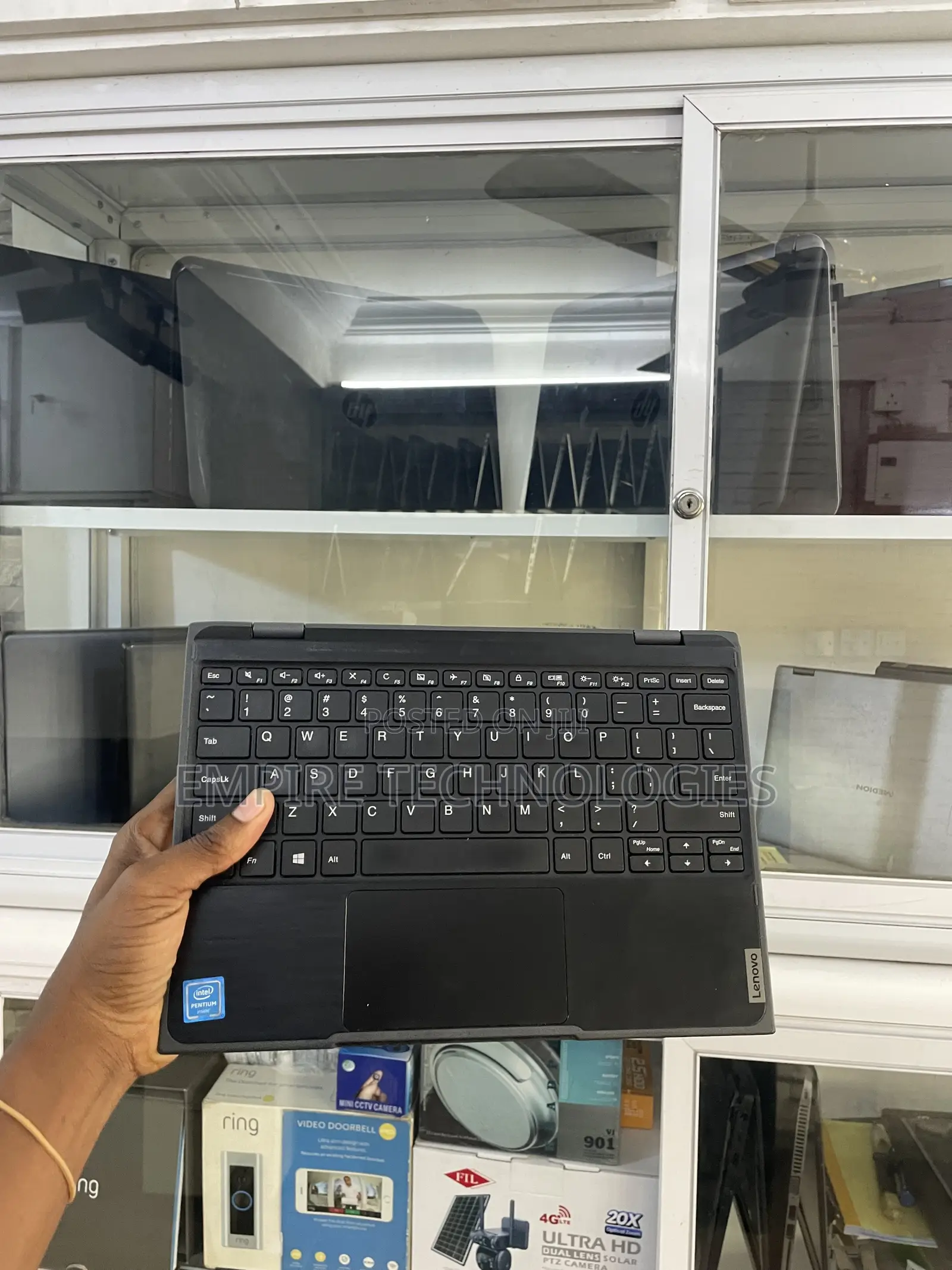 Laptop Lenovo 300e 4GB Intel Celeron SSD 128GB