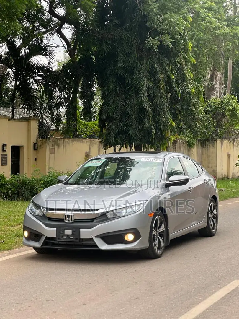 Honda Civic Touring 2dr Coupe (1.5L 4cyl) 2017 Gray
