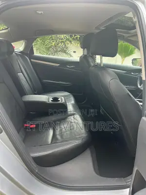 Honda Civic Touring 2dr Coupe (1.5L 4cyl) 2017 Gray