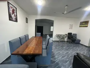 6bdrm Shared Apartment in Ashomang Estate for rent