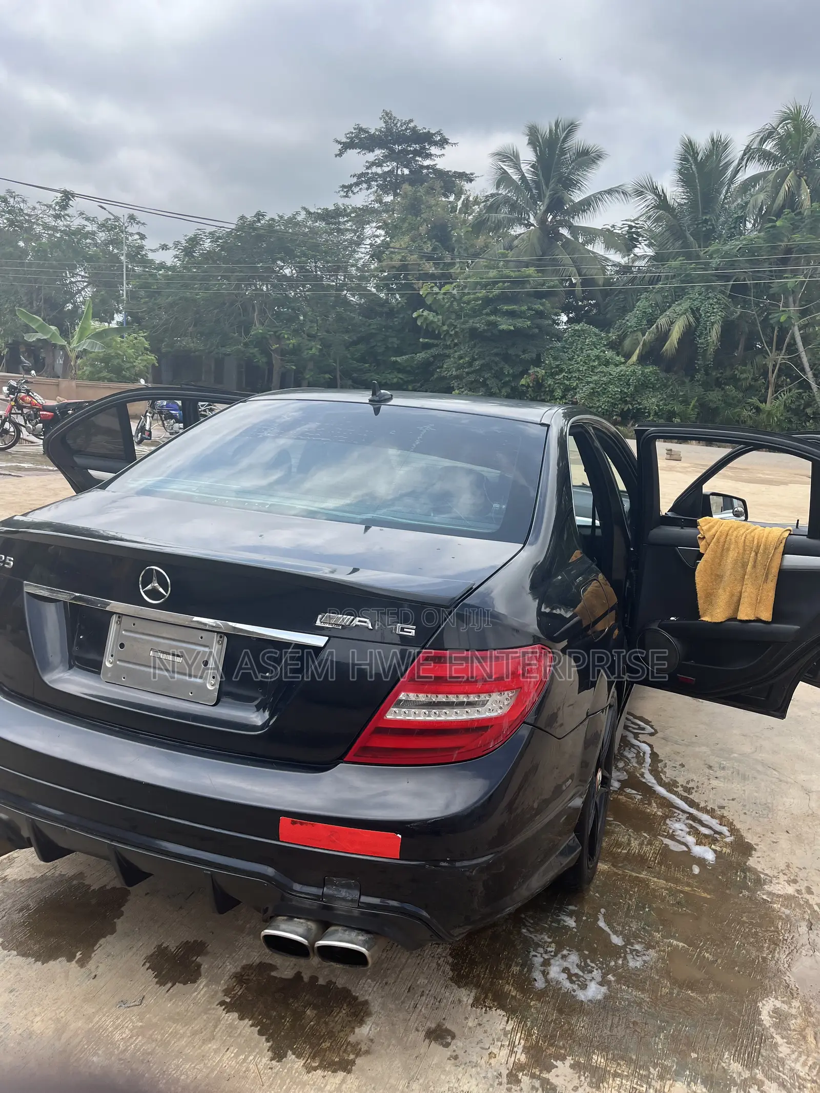 Mercedes-Benz C250 2014 Black