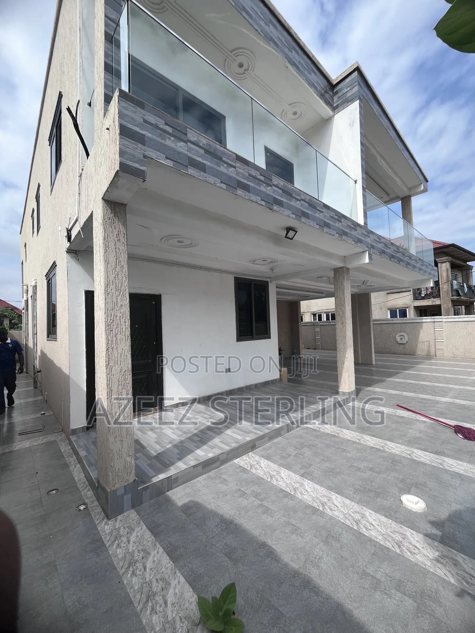 5bdrm House in Lashibi for sale