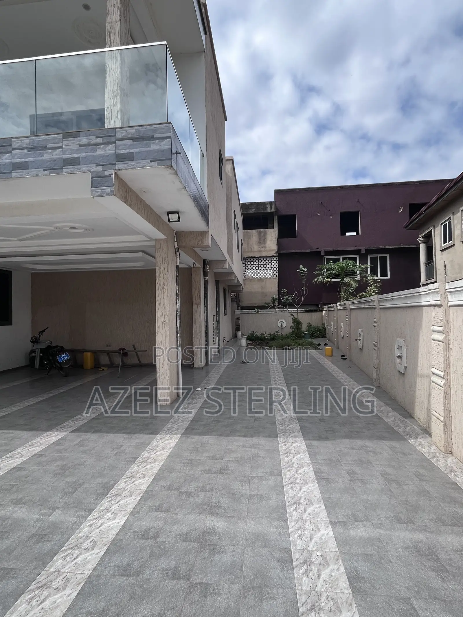 5bdrm House in Lashibi for sale