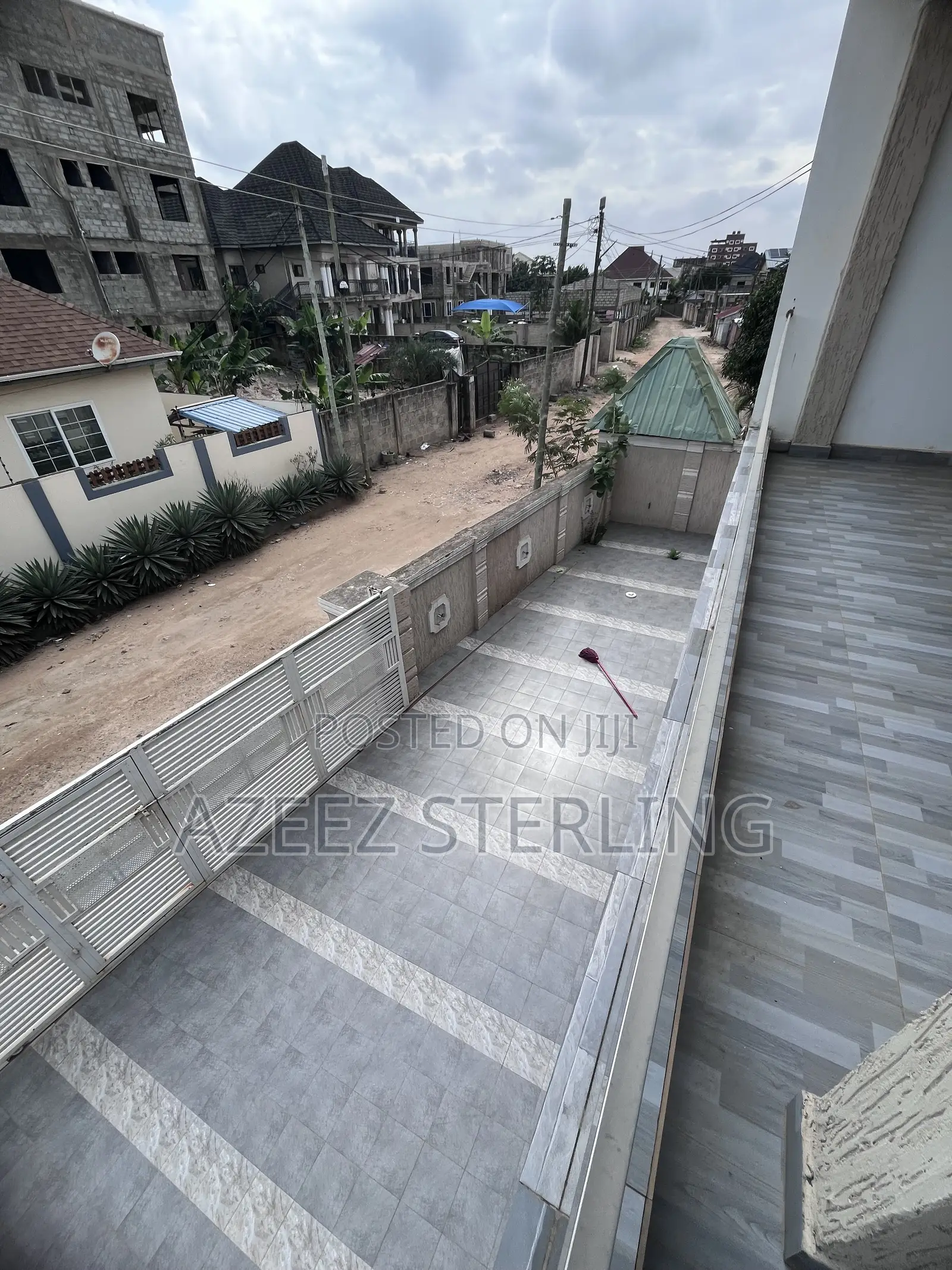 5bdrm House in Lashibi for sale