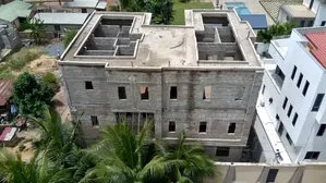 5bdrm House in Millions Properties, Accra Metropolitan for sale