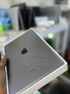 New Apple iPad 10.2 (2019) 32 GB Silver