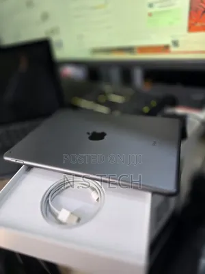 New Apple iPad 10.2 (2019) 32 GB Silver