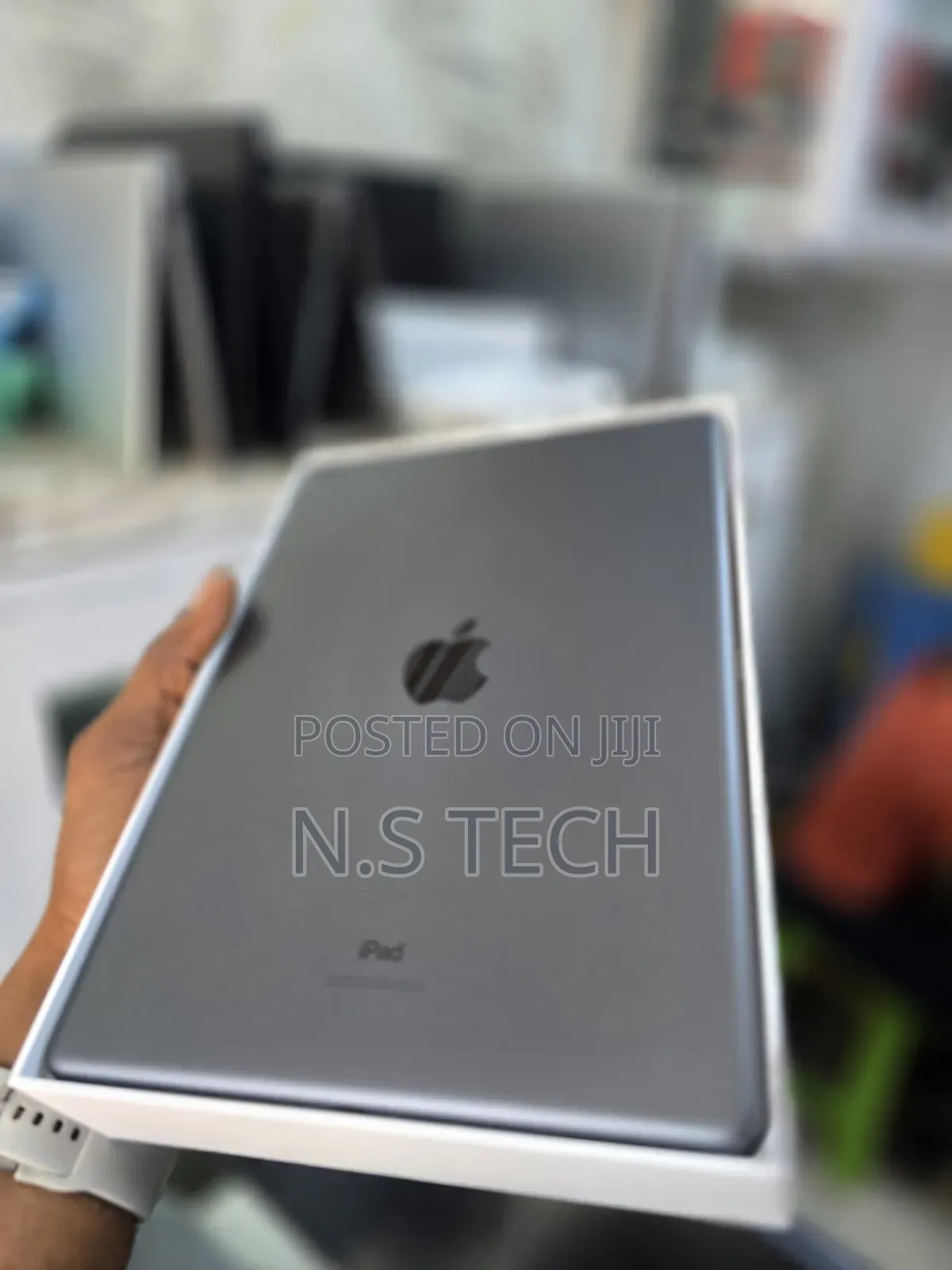 New Apple iPad 10.2 (2019) 32 GB Silver