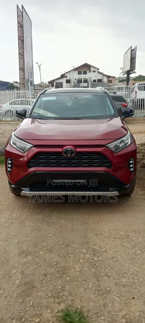 Toyota RAV4 2021 Red