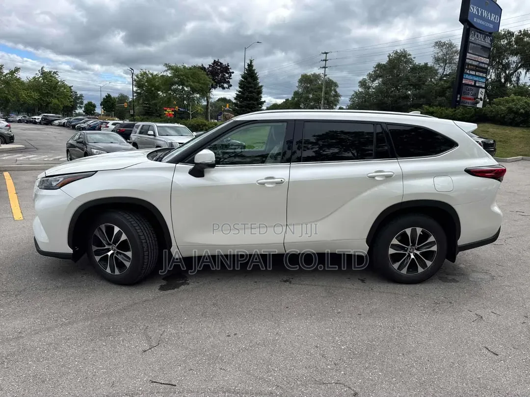 Toyota Highlander 2024 White