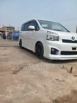 Toyota Voxy 2013 White