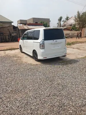 Toyota Voxy 2013 White
