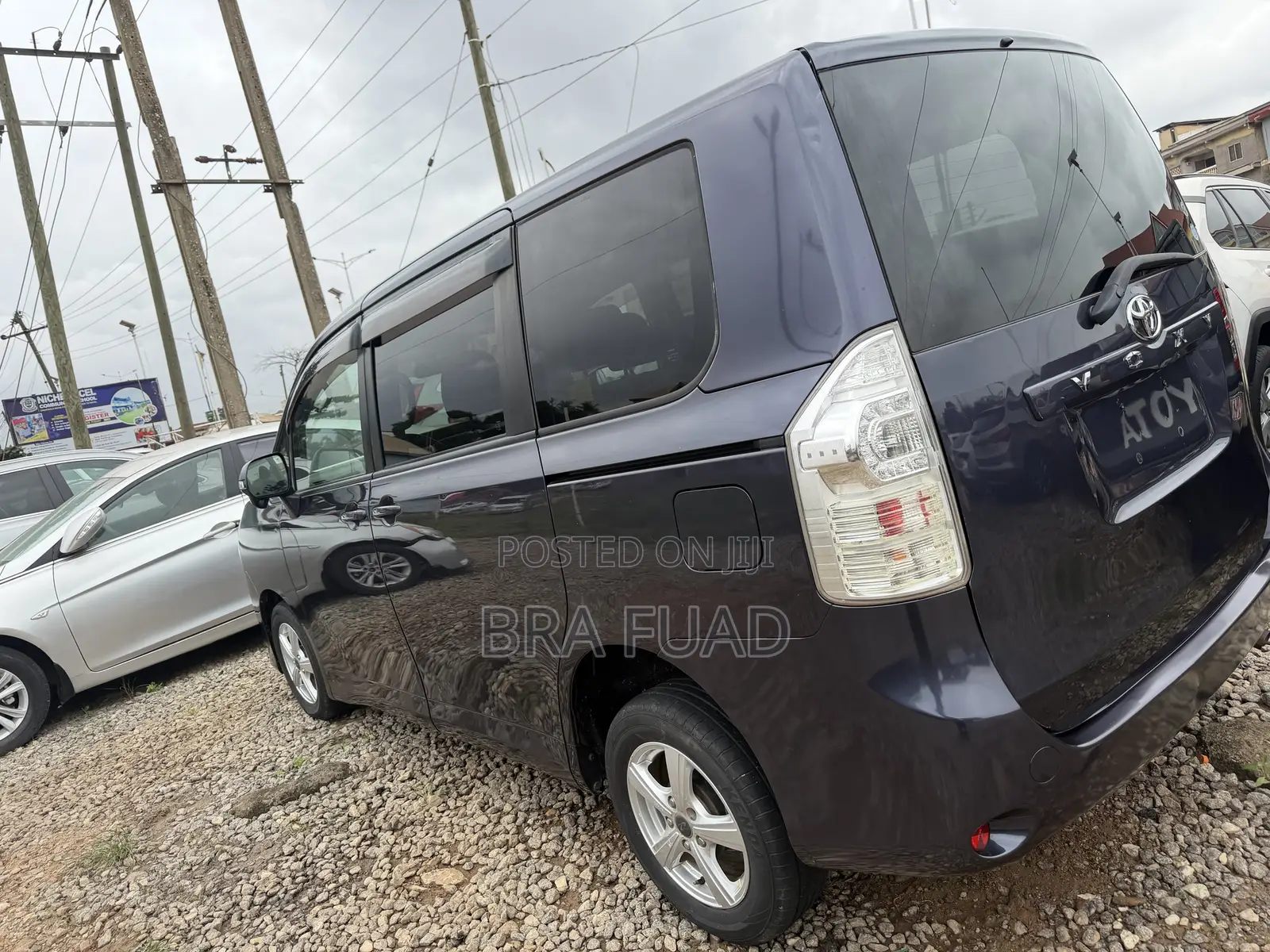 Toyota Voxy 2012 Blue