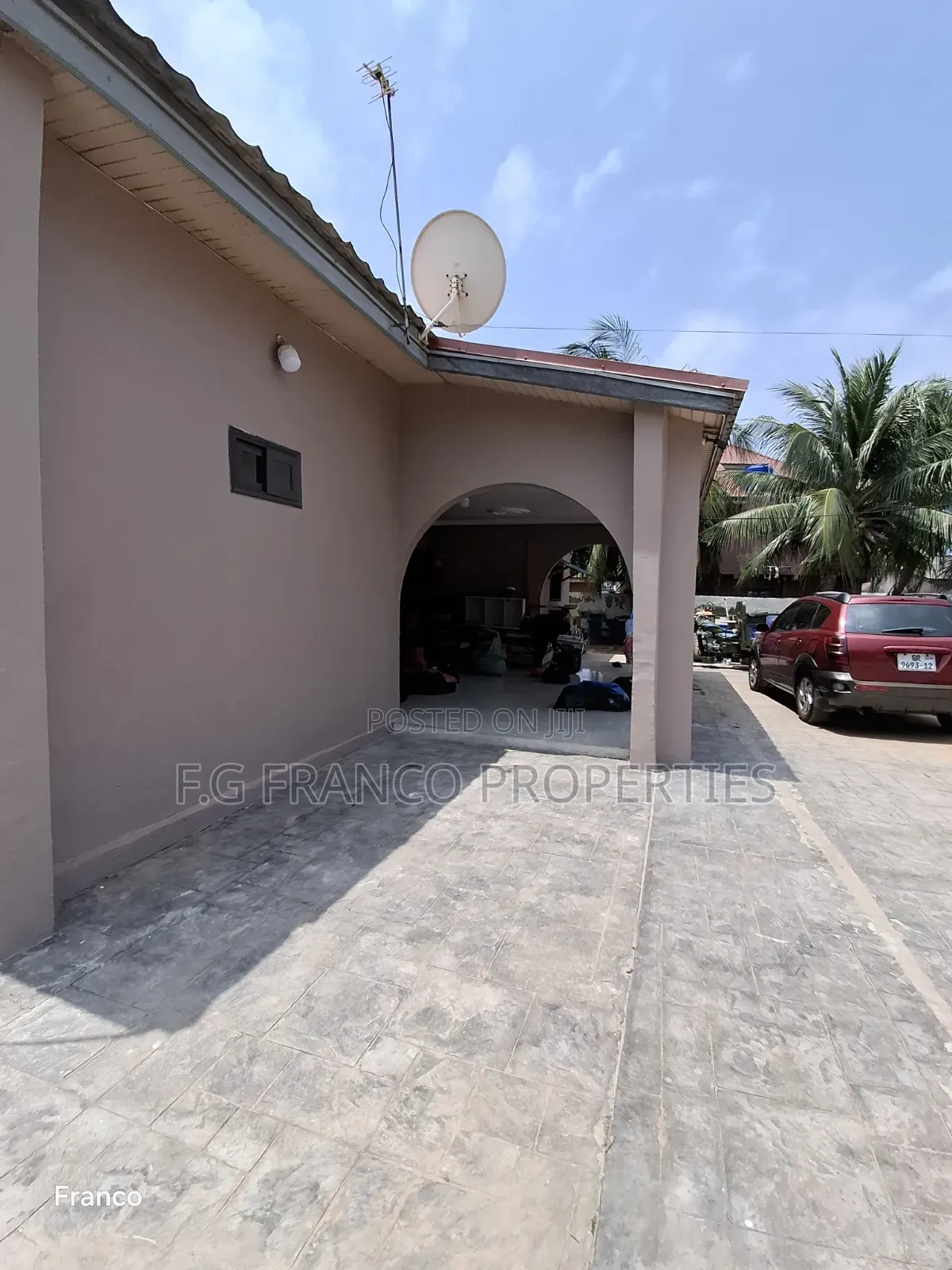 3bdrm Apartment in Kg Franco Properties, Baatsona Total for rent