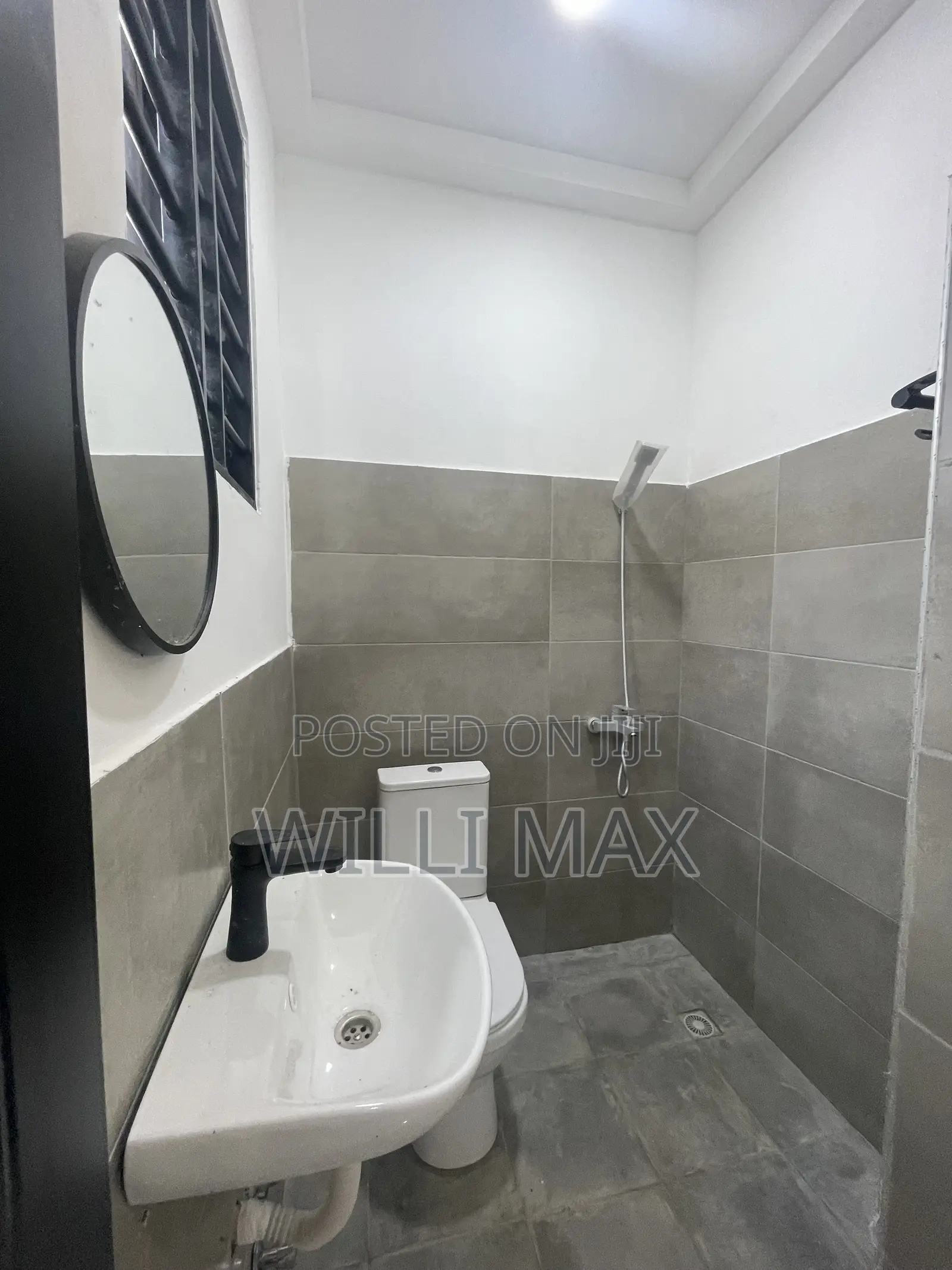 4bdrm Duplex in Oyarifa for sale