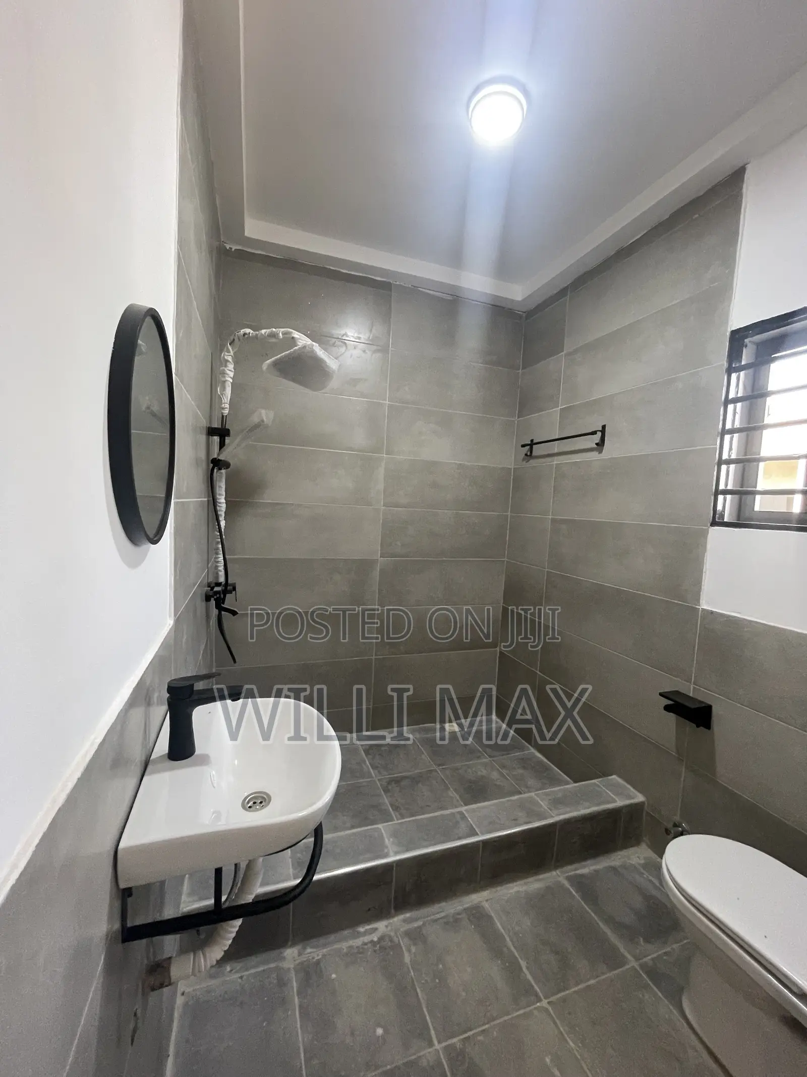 4bdrm Duplex in Oyarifa for sale