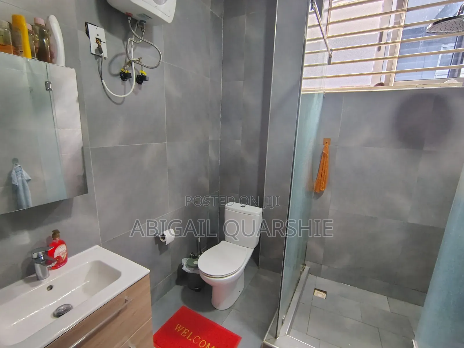Furnished 6bdrm Apartment in Pokuase for sale