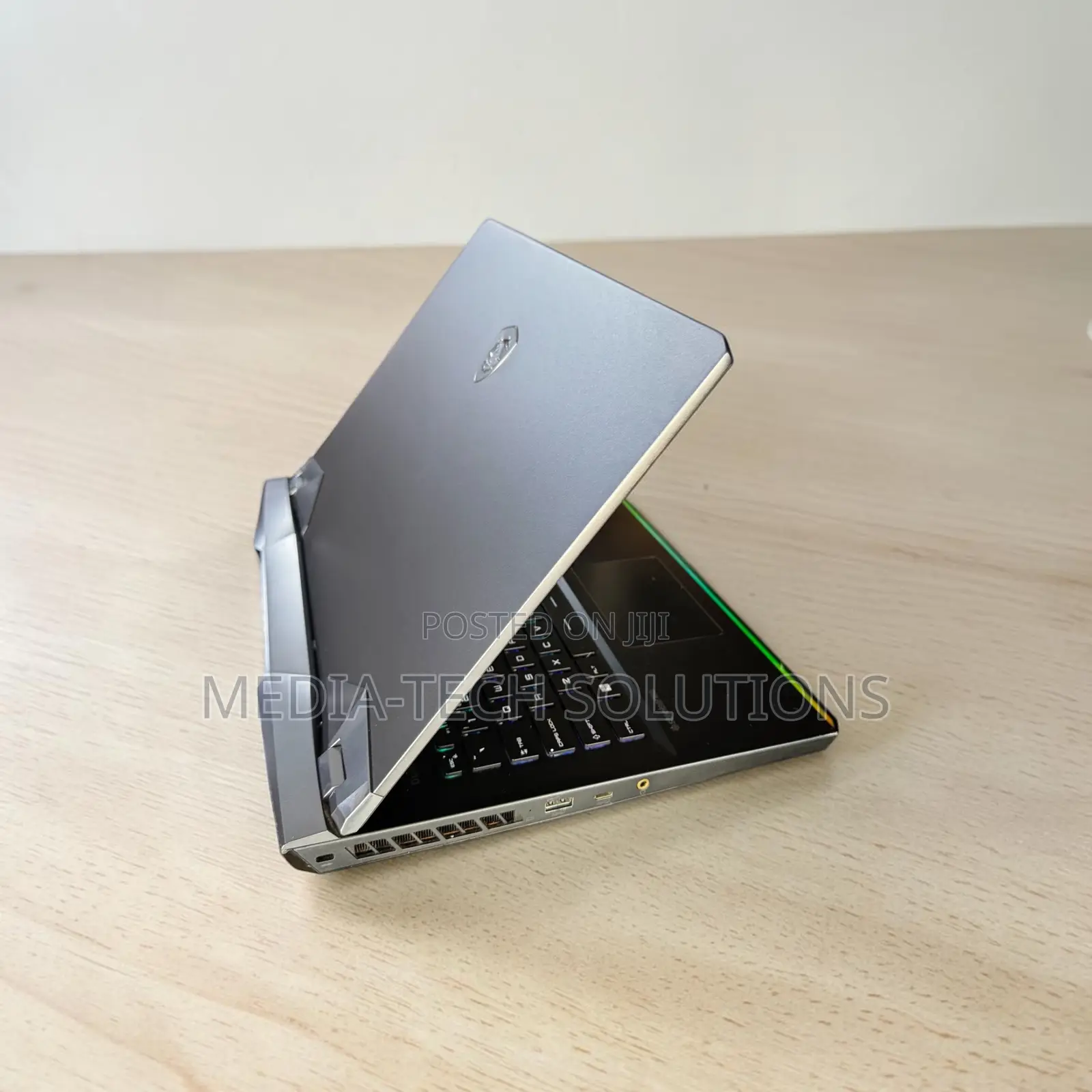 Laptop MSI Raider GE76 12UGS 32GB Intel Core i7 SSD 1T