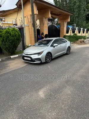 Toyota Corolla SE 2020 Silver
