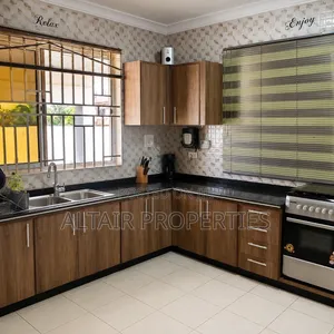 5bdrm House in Asore Junction for sale