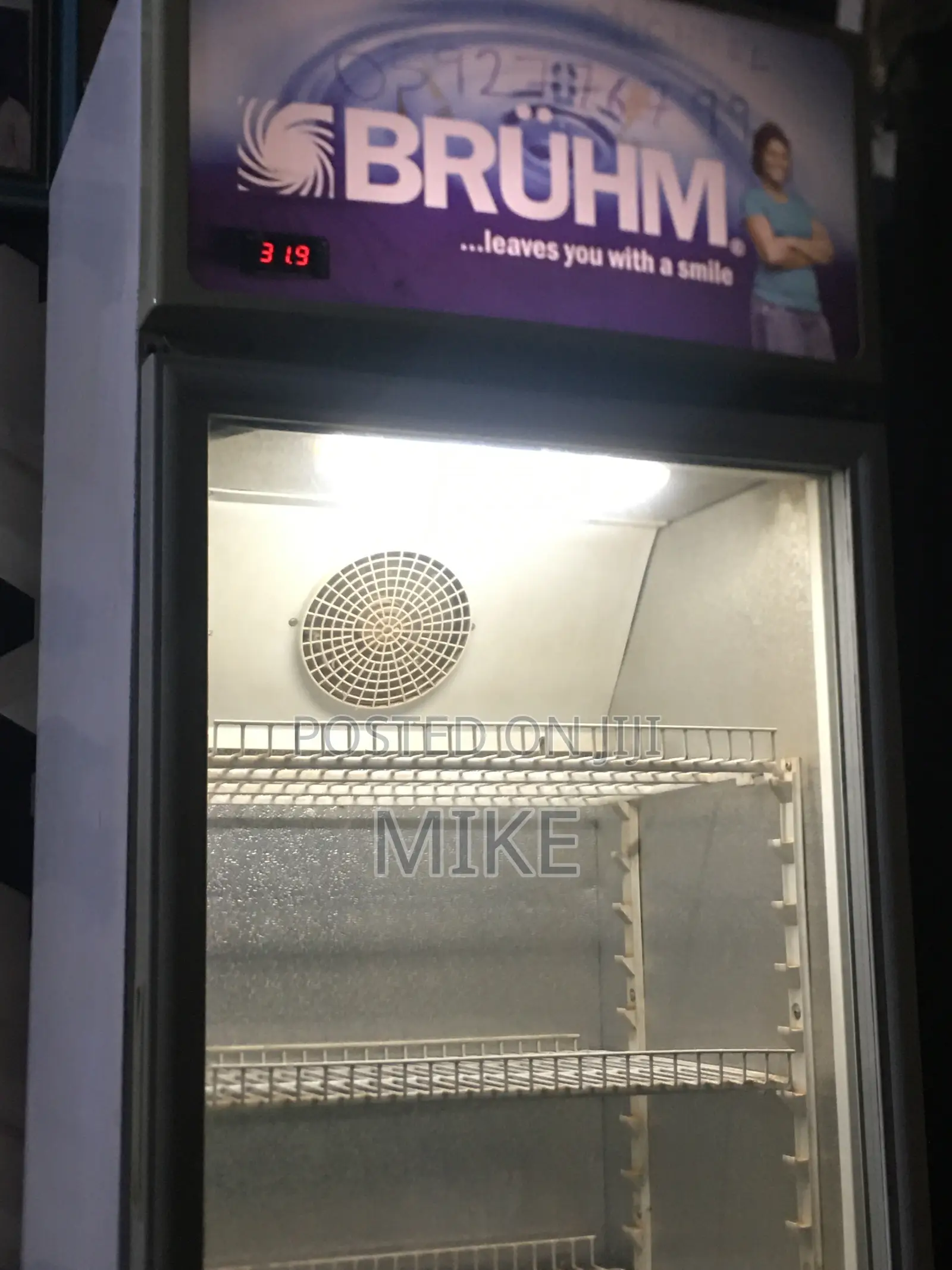 Showcase Refrigerator