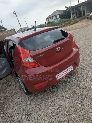 Hyundai Accent SE Hatchback 2017 Red