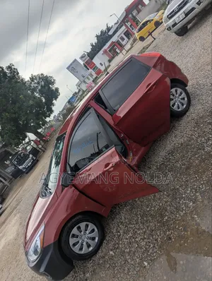 Hyundai Accent SE Hatchback 2017 Red
