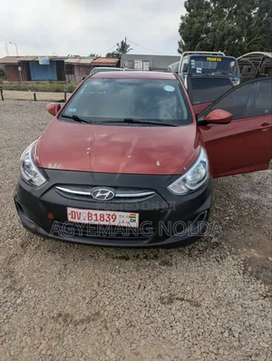 Hyundai Accent SE Hatchback 2017 Red