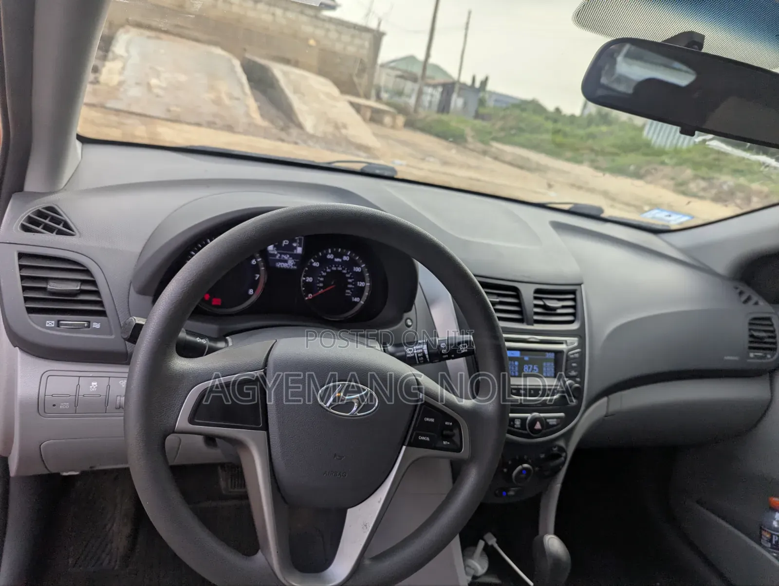 Hyundai Accent SE Hatchback 2017 Red
