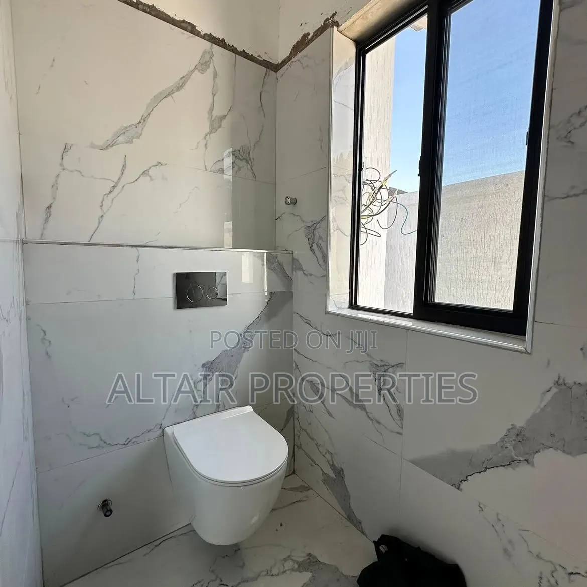 5bdrm House in Ashaley Botwe, Accra Metropolitan for sale