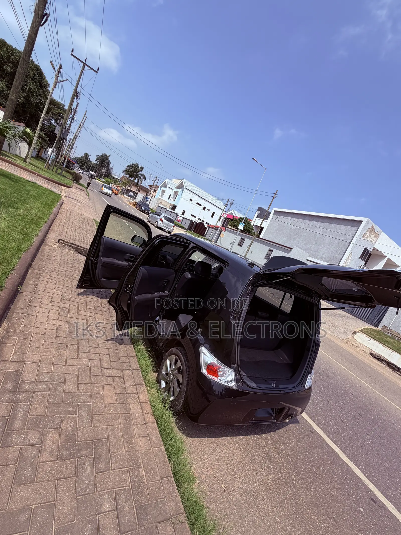 Toyota bB 2015 Black