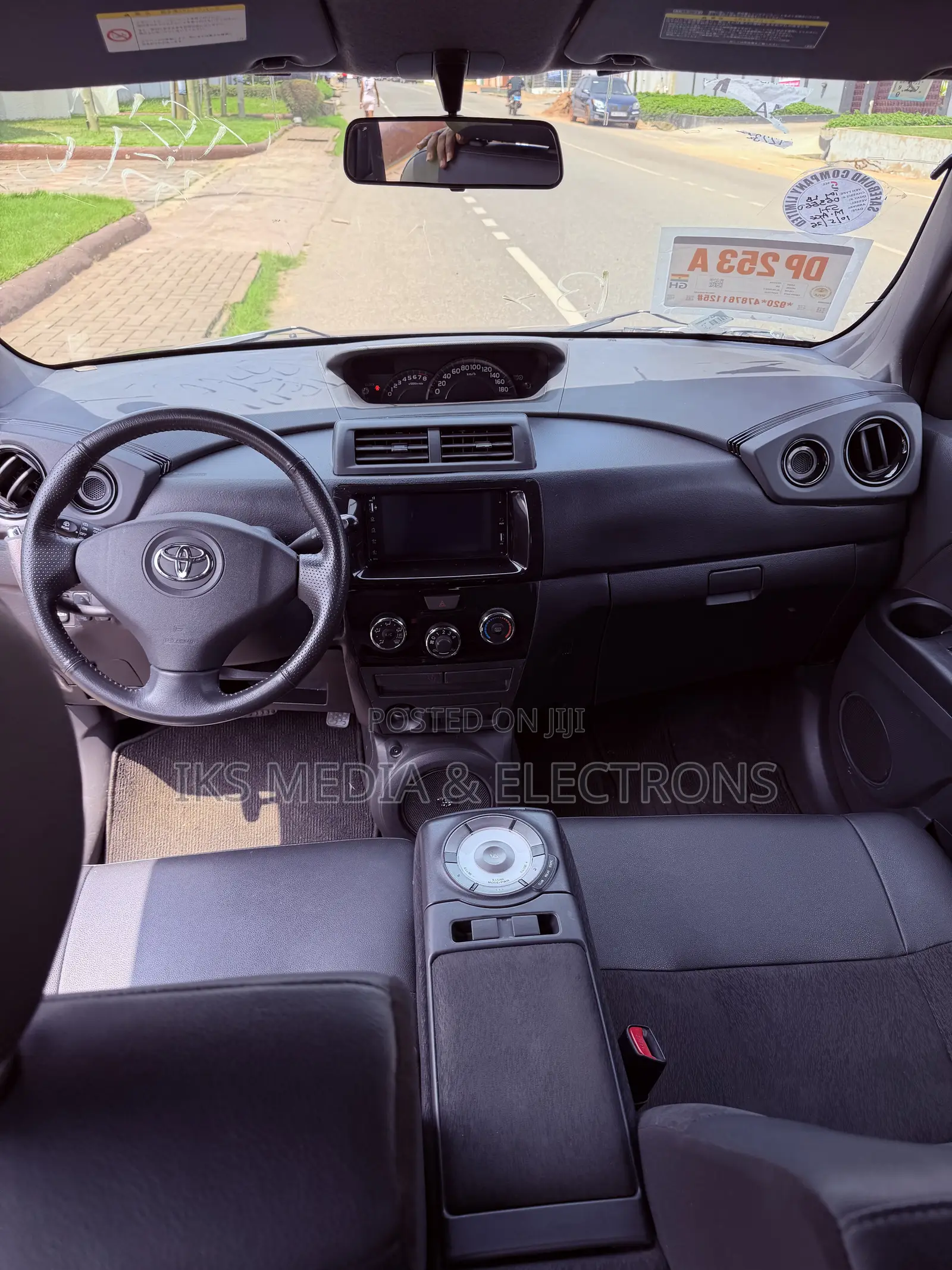 Toyota bB 2015 Black