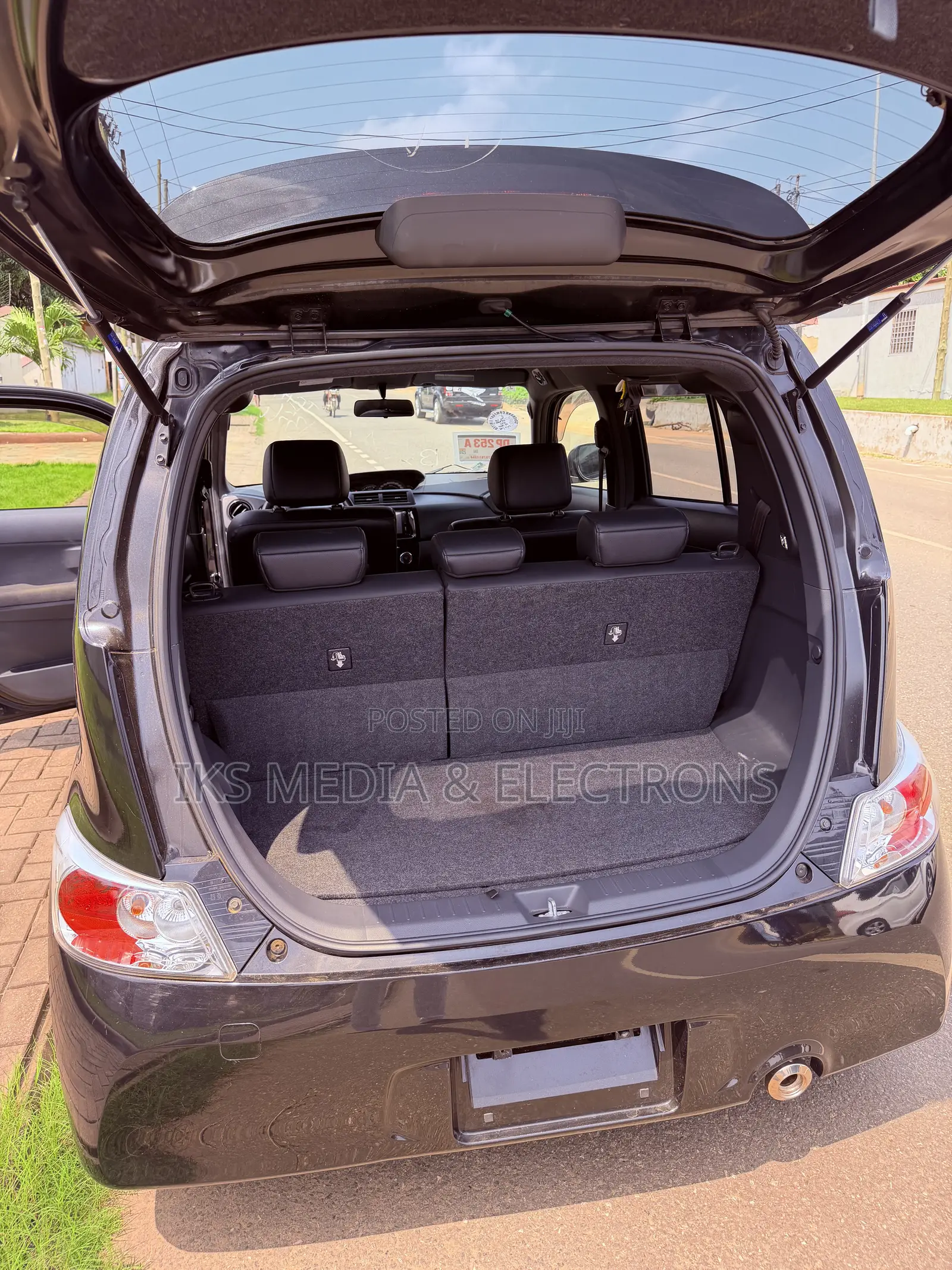 Toyota bB 2015 Black