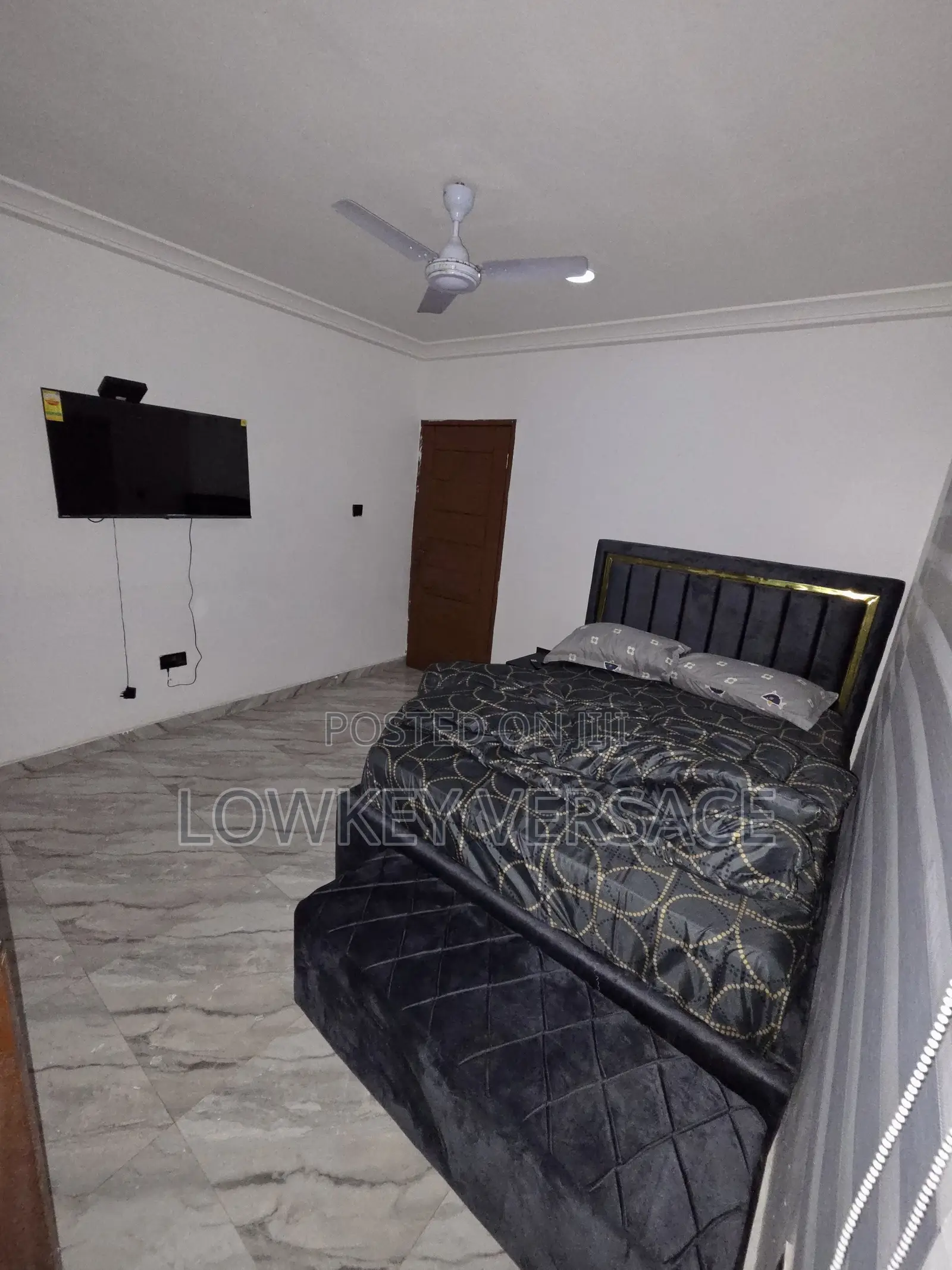 Comfy Two Luxury Beds Apartment + Starlink Internet + DSTV+ Washing Ma