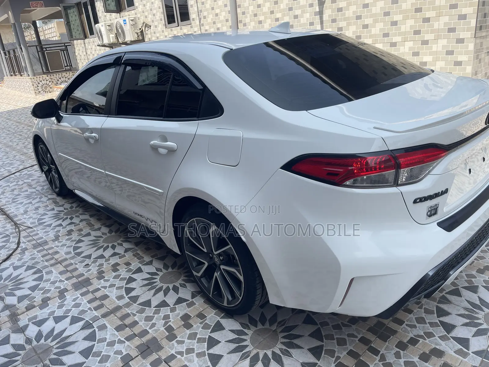 Toyota Corolla XLE 2021 White